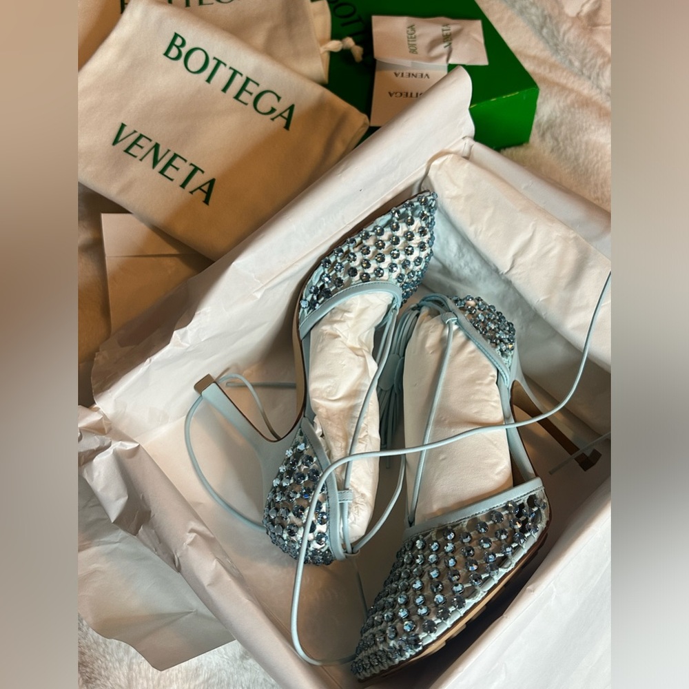 Bottega venta blue sparkle heels
Bottega veneta blue crystal heels